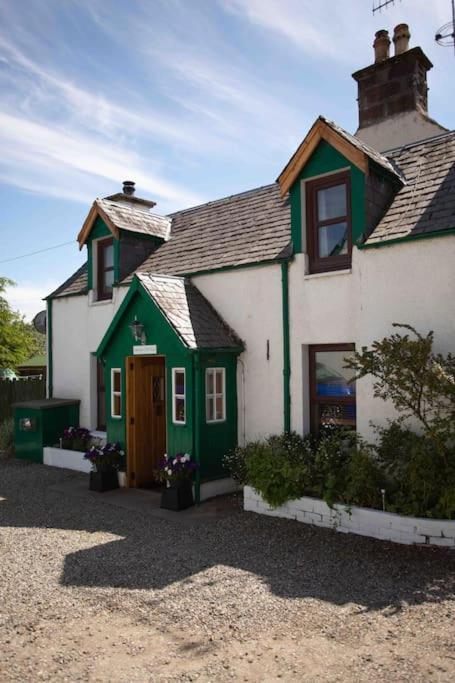 Loch Ness Village Cottage For 2 With Free Parking & Pets Welcome Drumnadrochit Exteriör bild