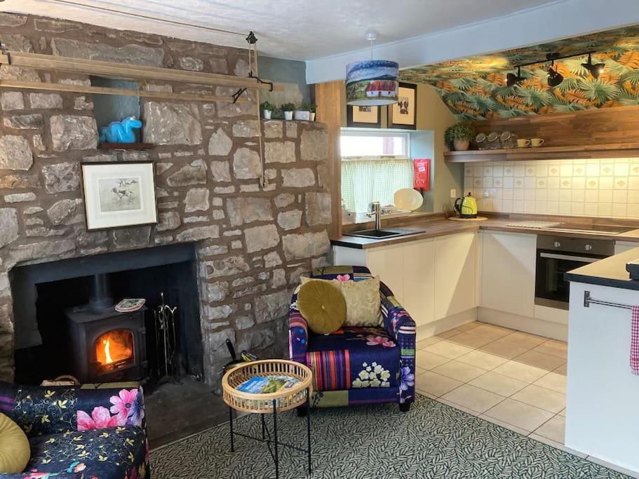 Loch Ness Village Cottage For 2 With Free Parking & Pets Welcome Drumnadrochit Exteriör bild