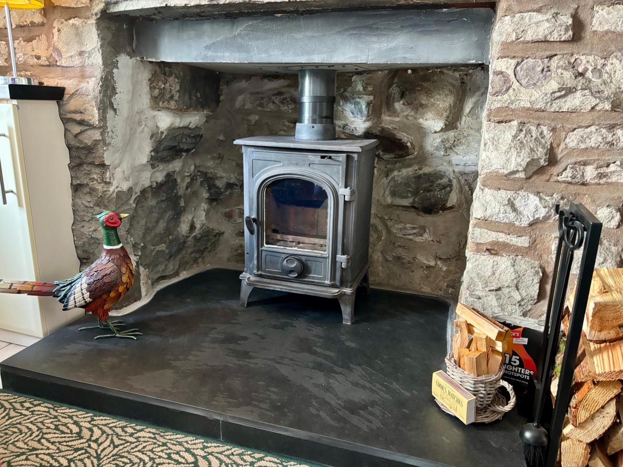 Loch Ness Village Cottage For 2 With Free Parking & Pets Welcome Drumnadrochit Exteriör bild
